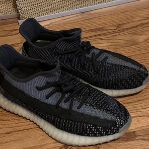 Adidas Yeezy 350 v2 Carbon